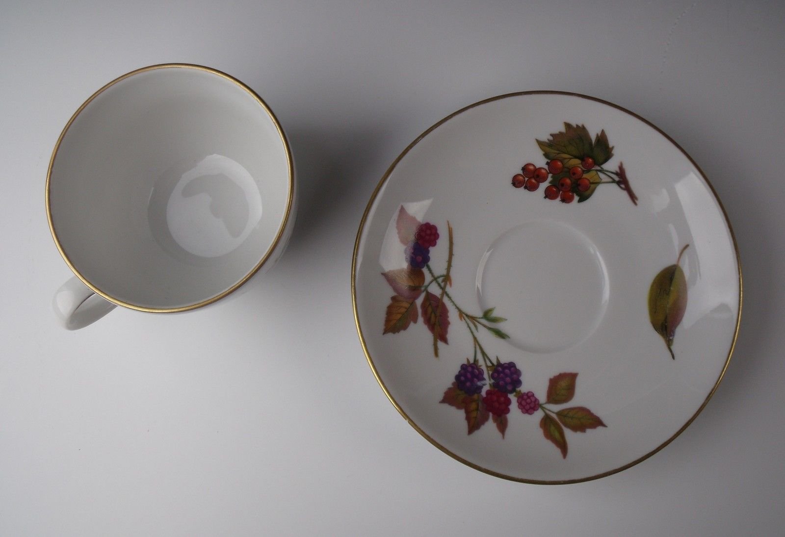 Amazon.co.jp: Royal Worcester中国EveshamゴールドCup & Saucer Set
